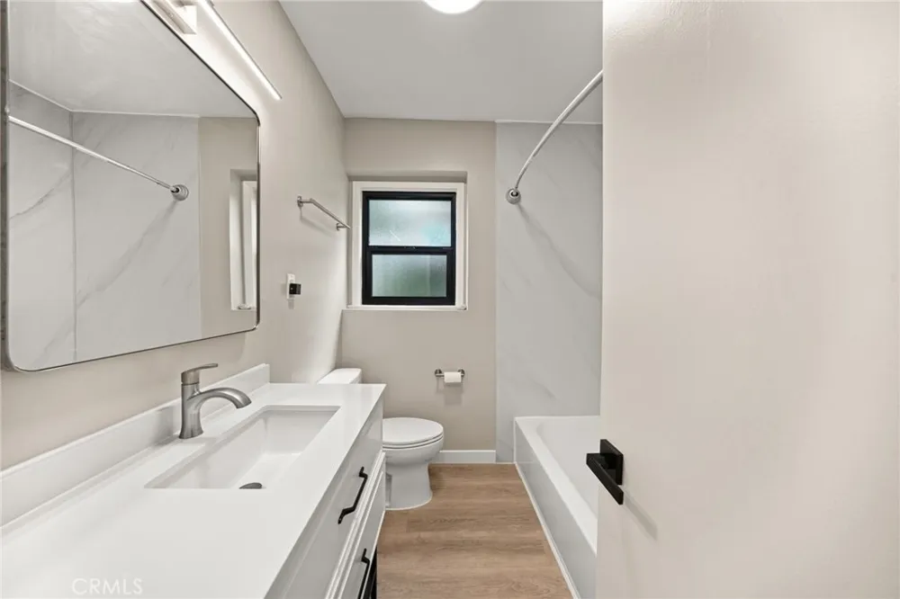 4805 Vecino Covina, CA 91722