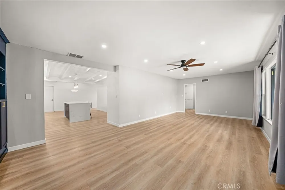 4805 Vecino Covina, CA 91722