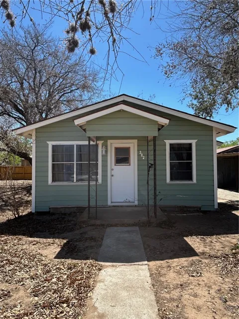 302 SE 2nd Street