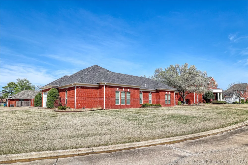 29 River Oaks Avenue McAlester, OK 74501