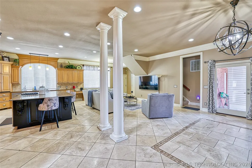29 River Oaks Avenue McAlester, OK 74501