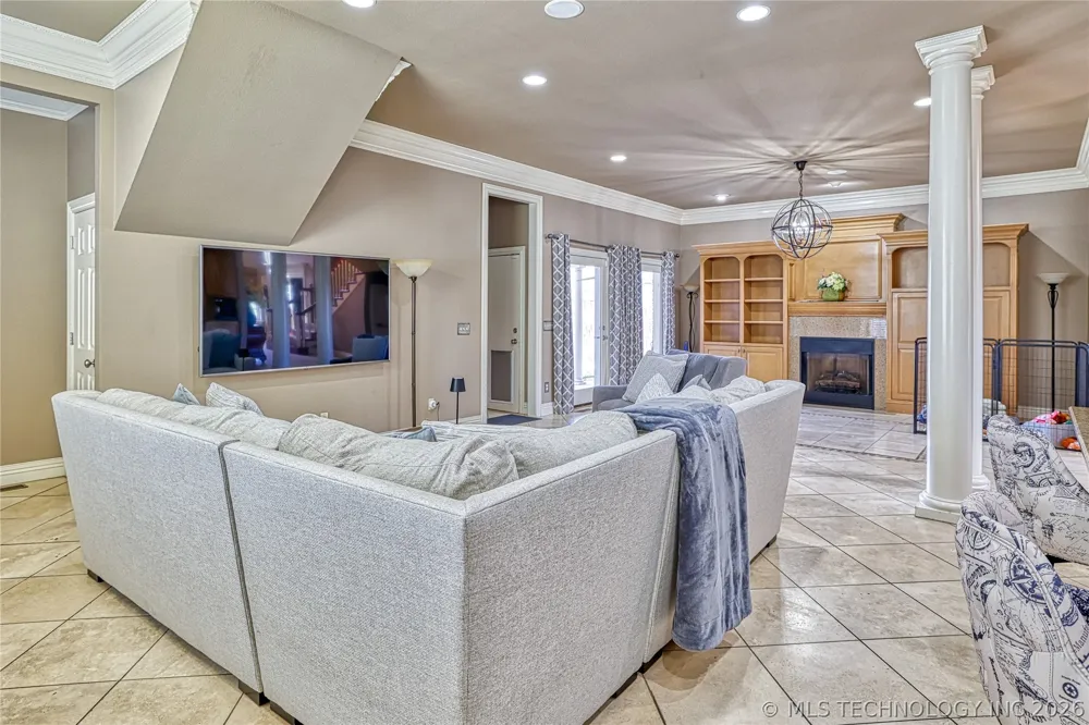 29 River Oaks Avenue McAlester, OK 74501
