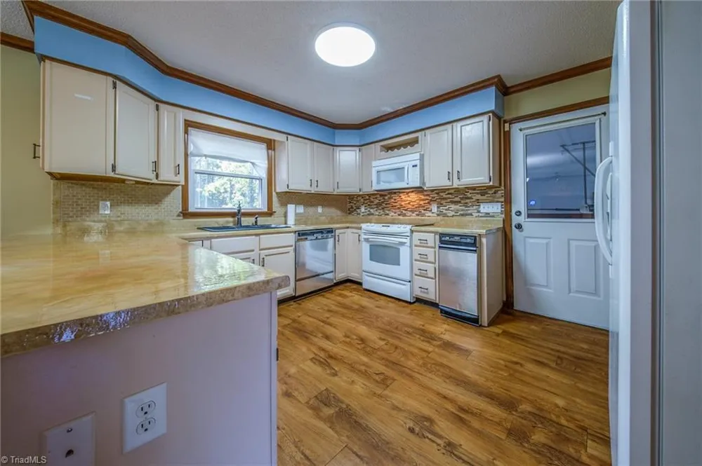 5917 Hickory Grove Road Greensboro, NC 27409