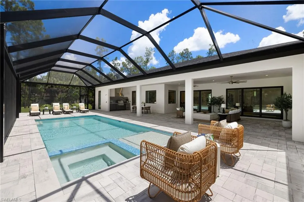 4221 7th Avenue NW Naples, FL 34119