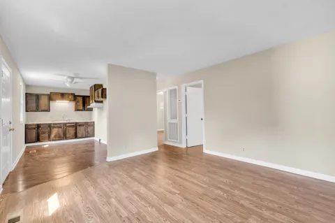 844 Circle Dr