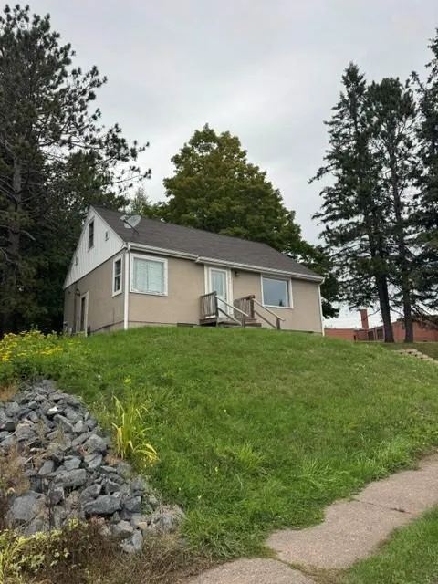 4125 Woodland Avenue