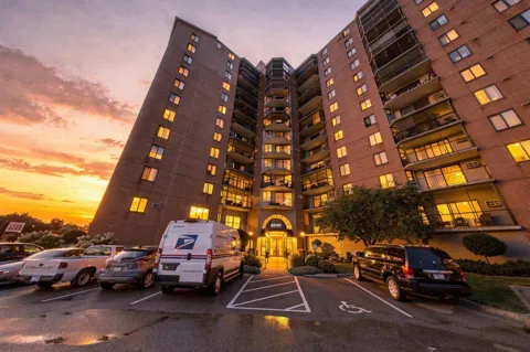 6500 Woodlake Drive #210