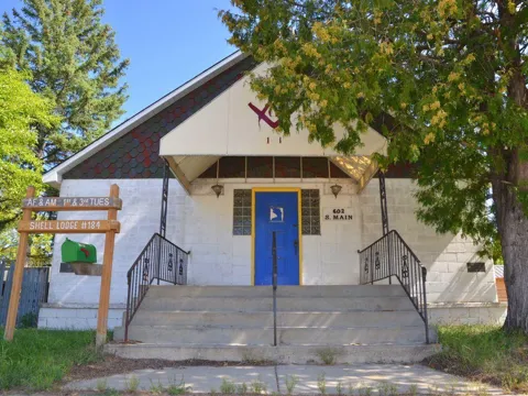 602 Main Avenue S