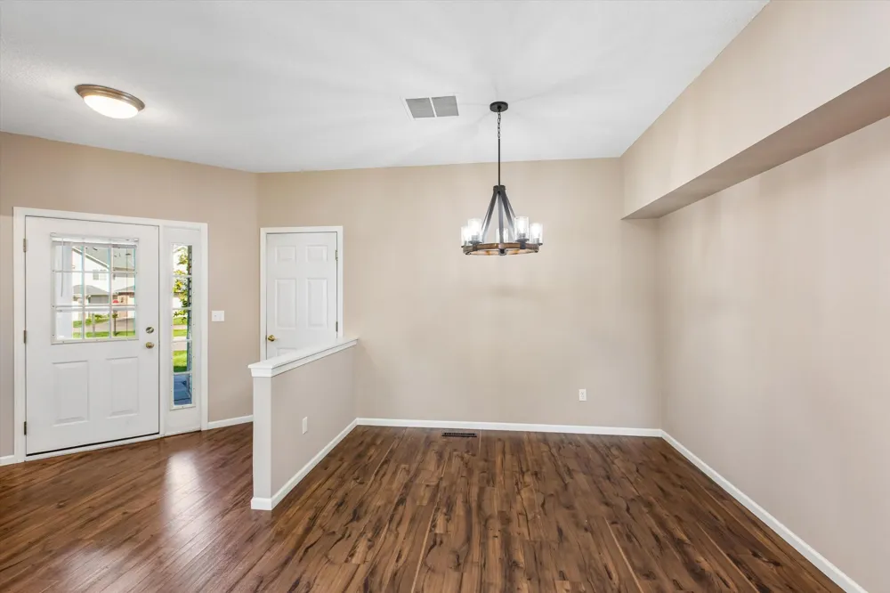 11712 Ryan Circle #1608 Burnsville, MN 55337