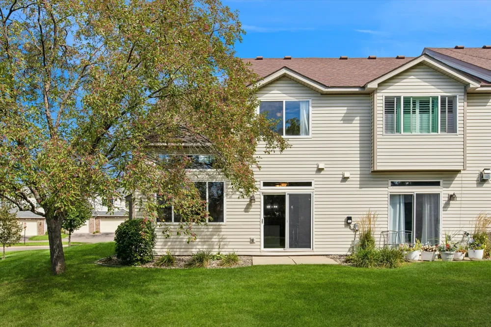 11712 Ryan Circle #1608 Burnsville, MN 55337