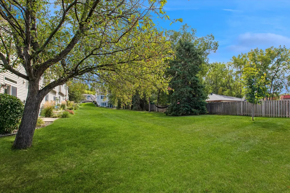11712 Ryan Circle #1608 Burnsville, MN 55337