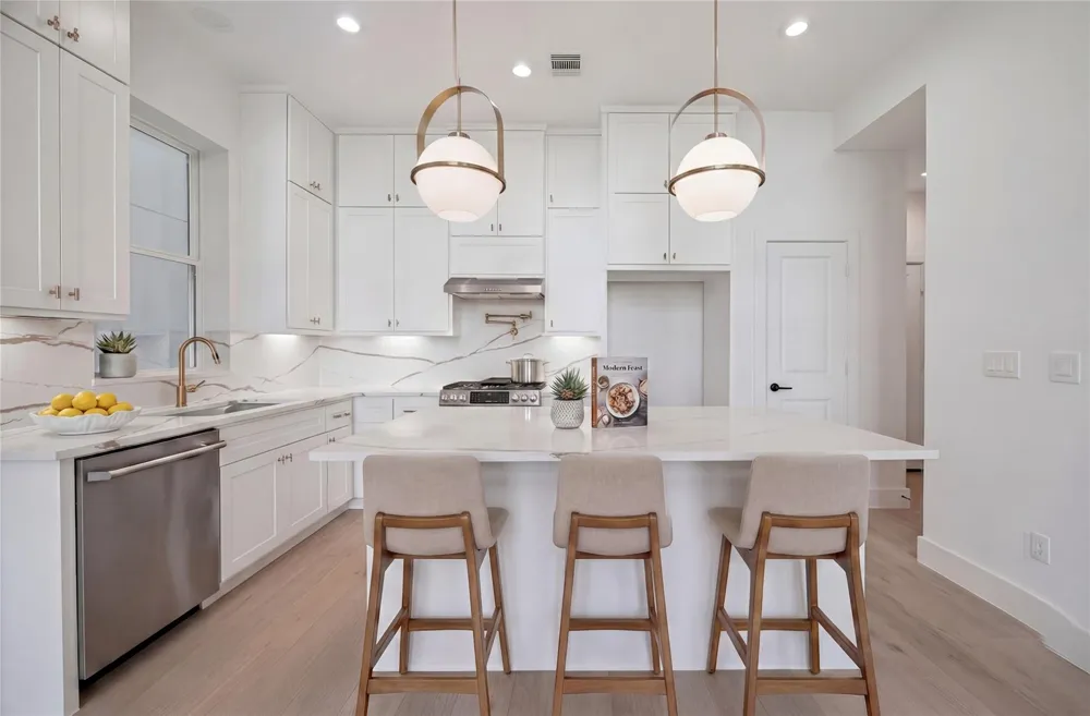 949 Blackshire Lane Houston, TX 77055