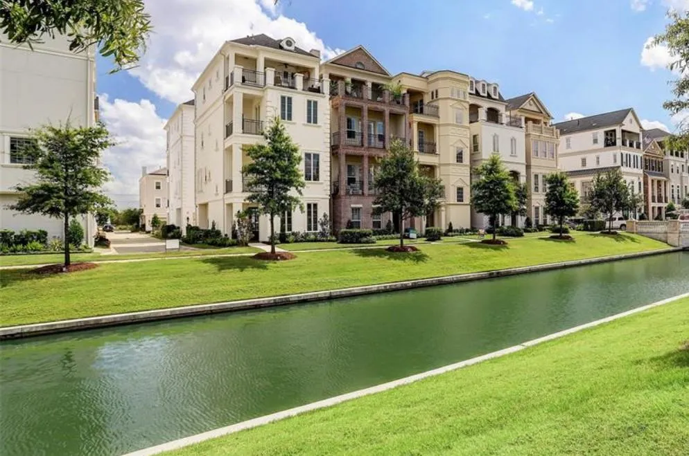 949 Blackshire Lane Houston, TX 77055