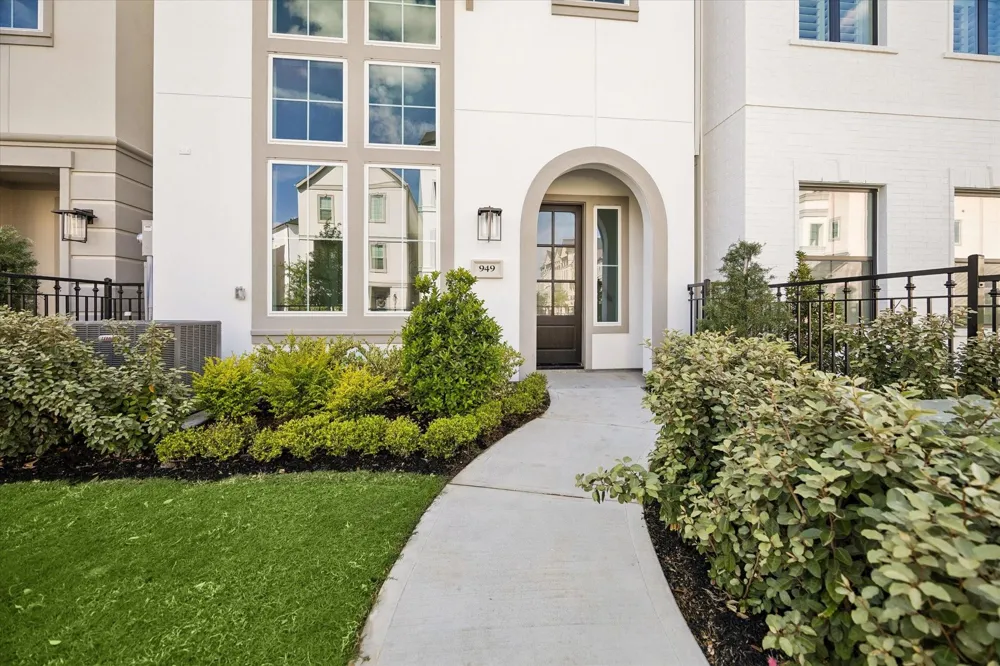 949 Blackshire Lane Houston, TX 77055