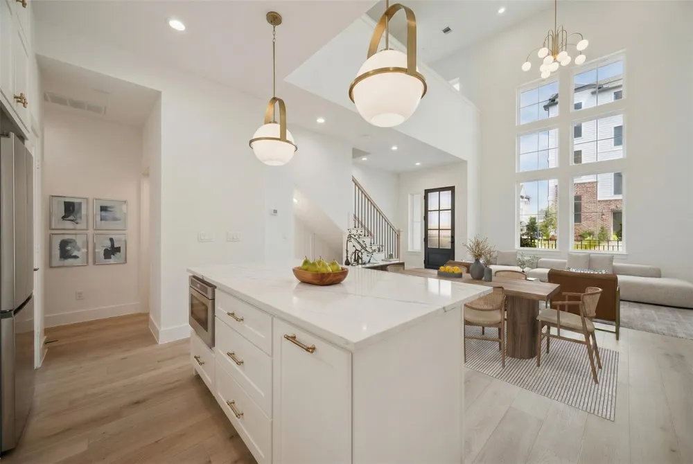 949 Blackshire Lane Houston, TX 77055