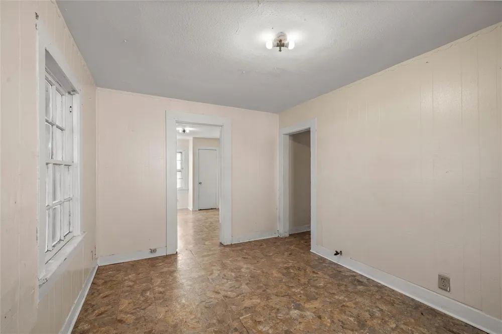 925 4th Avenue Texas City, TX 77590
