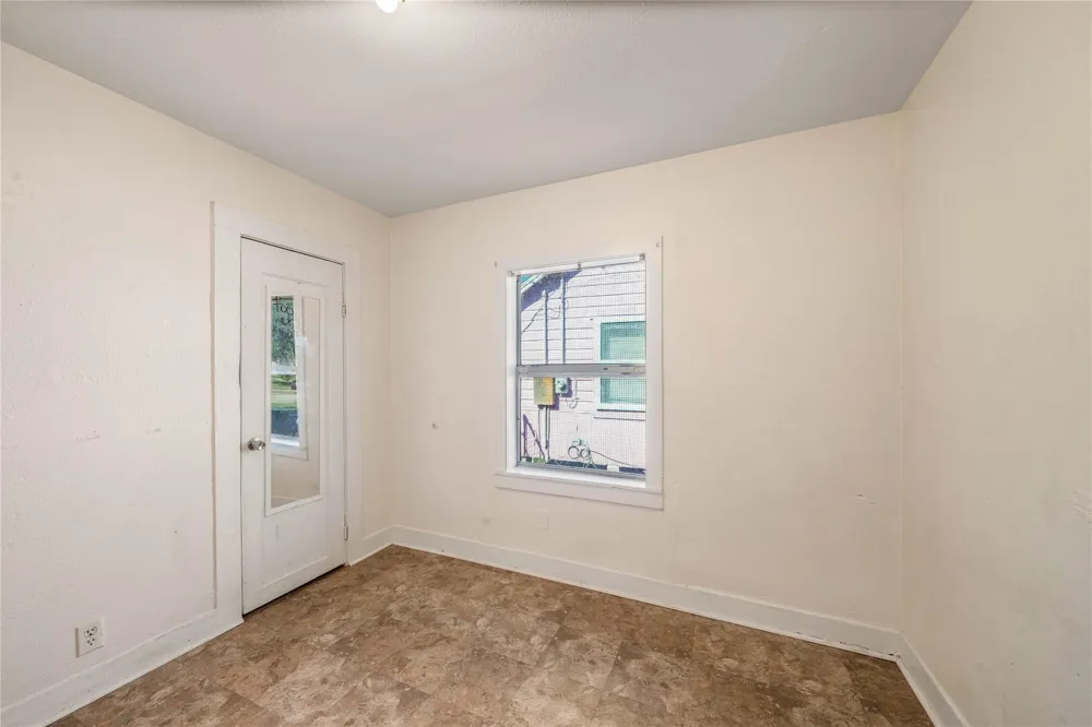 925 4th Avenue Texas City, TX 77590