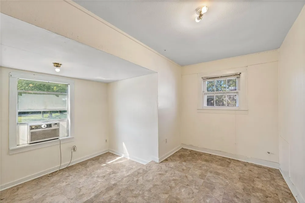 925 4th Avenue Texas City, TX 77590