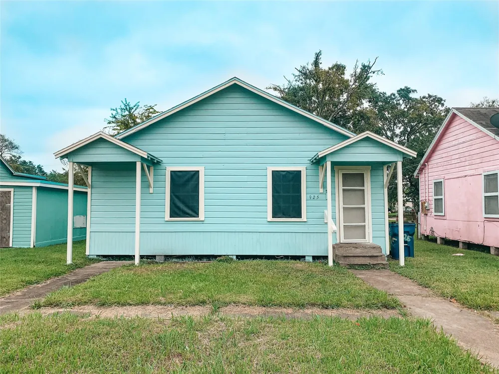 925 4th Avenue Texas City, TX 77590