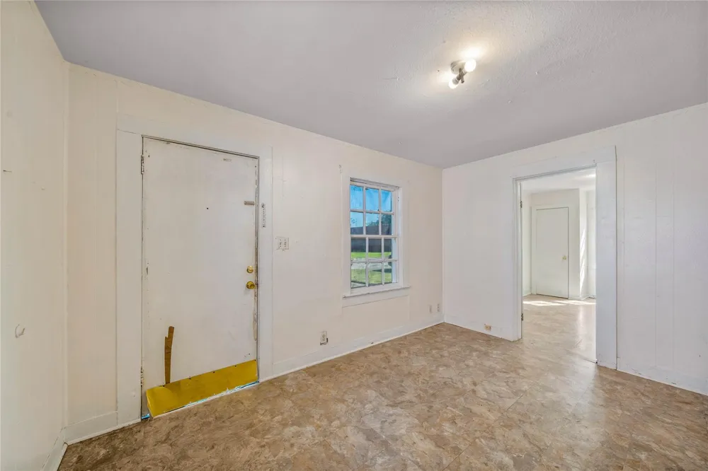 925 4th Avenue Texas City, TX 77590