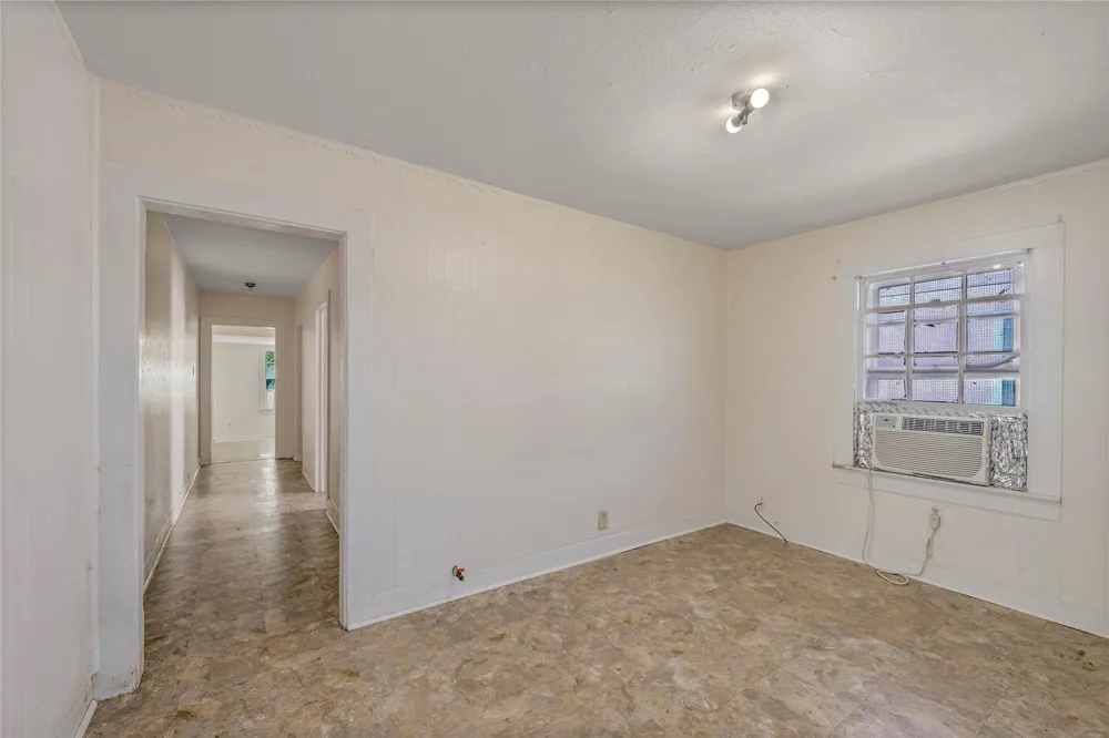925 4th Avenue Texas City, TX 77590