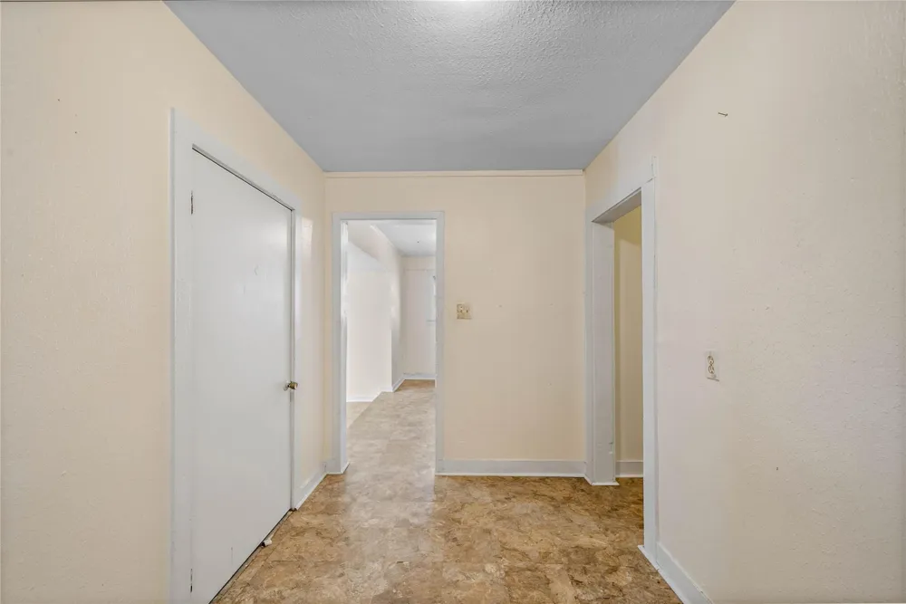 925 4th Avenue Texas City, TX 77590