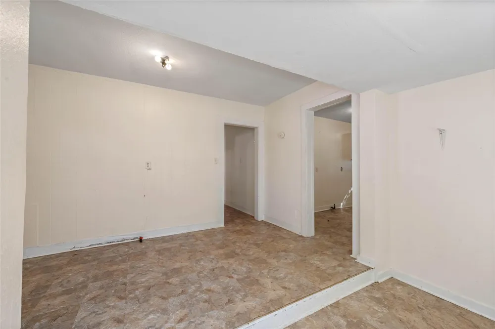 925 4th Avenue Texas City, TX 77590