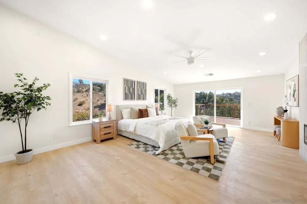 2073 Willow Glen Fallbrook, CA 92028