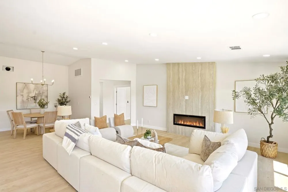 2073 Willow Glen Fallbrook, CA 92028