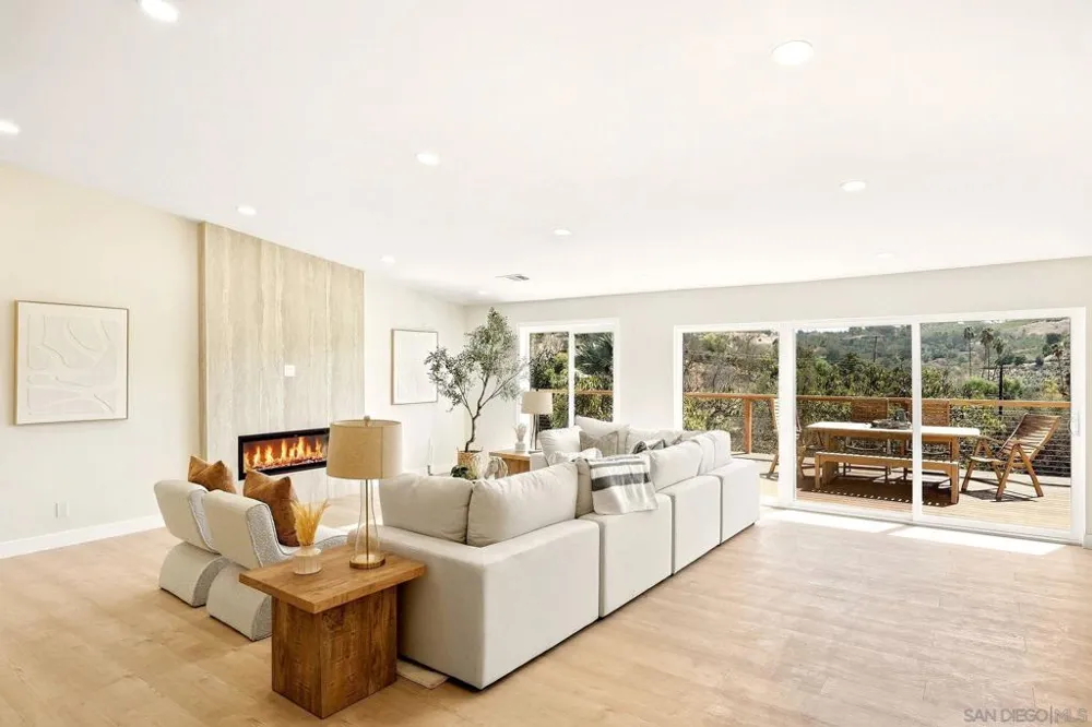 2073 Willow Glen Fallbrook, CA 92028