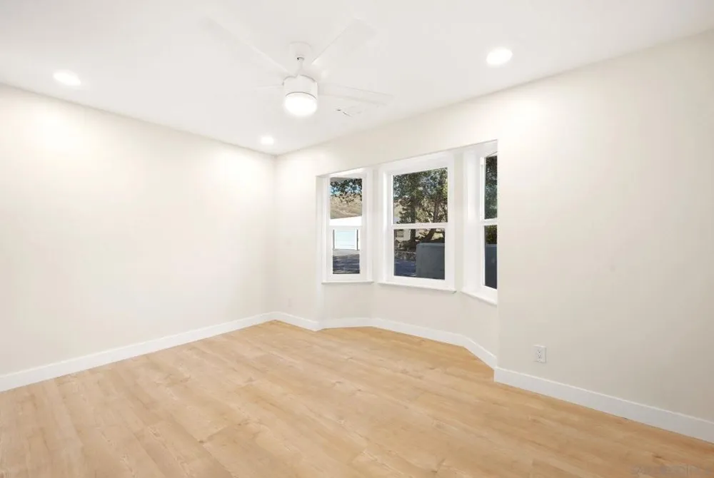 2073 Willow Glen Fallbrook, CA 92028