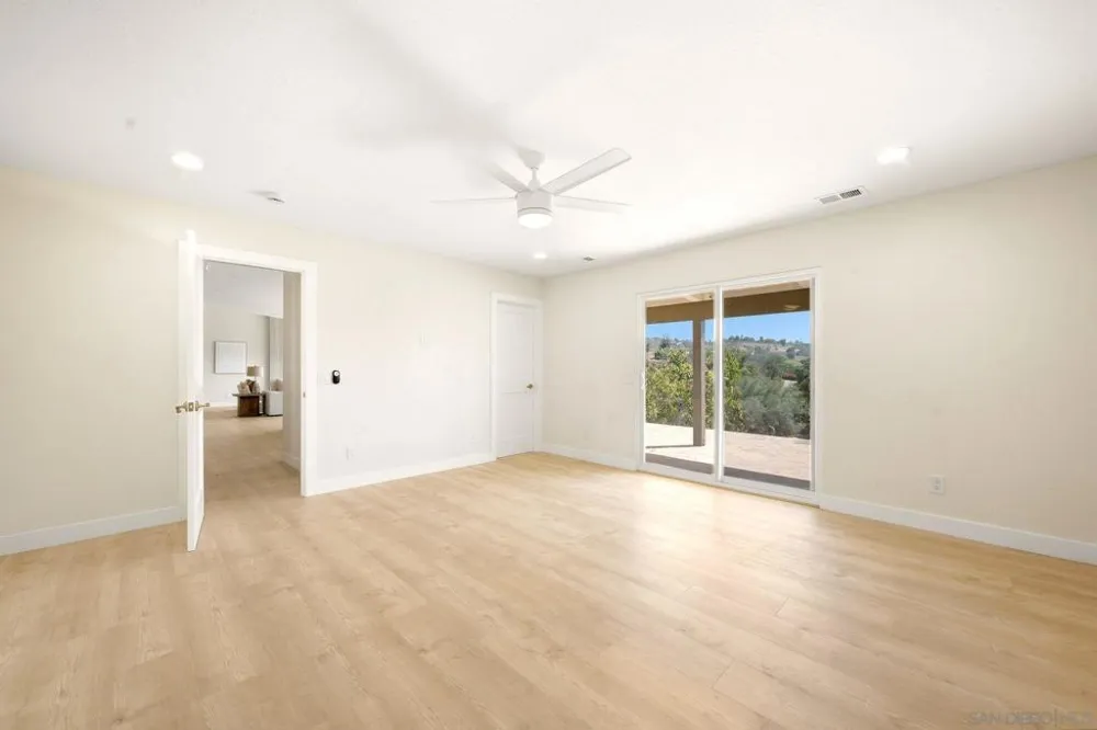 2073 Willow Glen Fallbrook, CA 92028