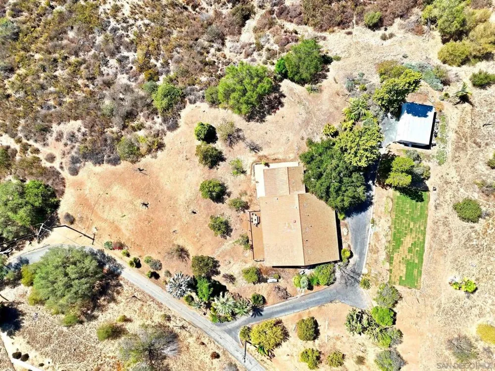 2073 Willow Glen Fallbrook, CA 92028
