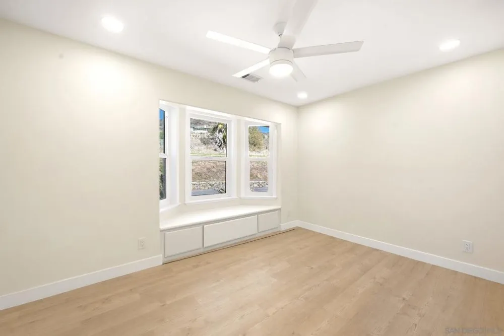 2073 Willow Glen Fallbrook, CA 92028