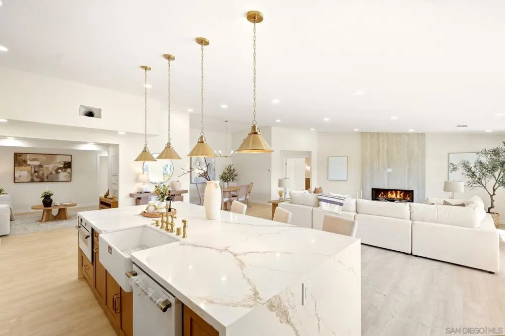 2073 Willow Glen Fallbrook, CA 92028