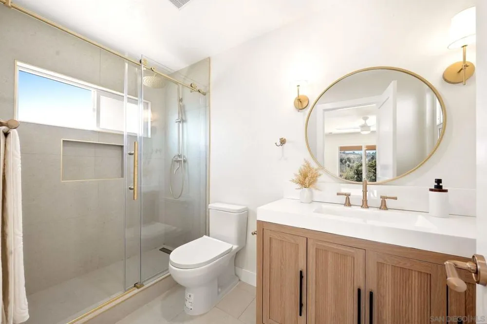 2073 Willow Glen Fallbrook, CA 92028