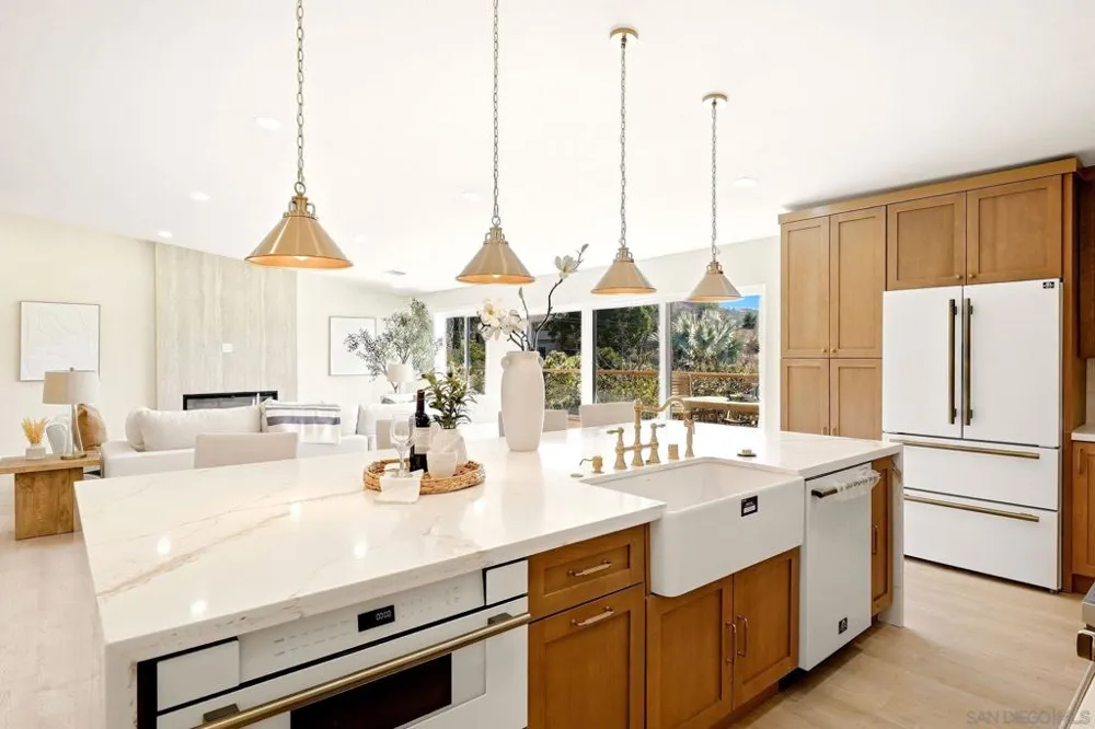 2073 Willow Glen Fallbrook, CA 92028