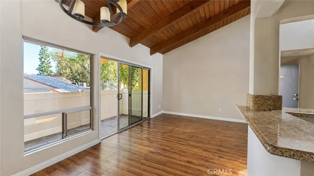 10331 Lindley Los Angeles, CA 91326