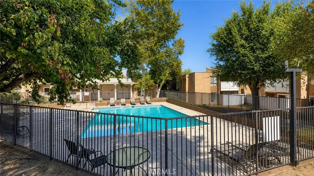 10331 Lindley Los Angeles, CA 91326