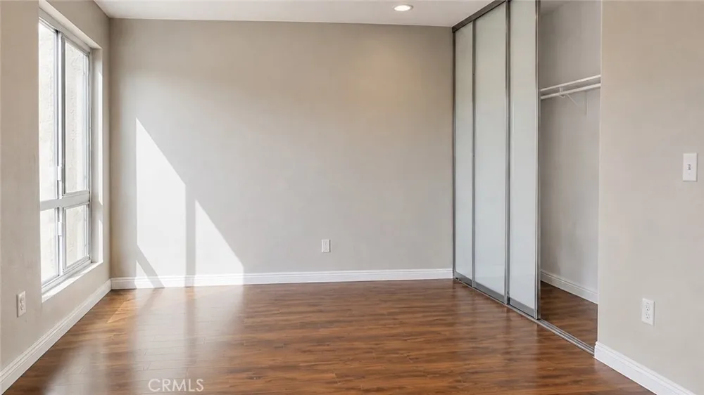 10331 Lindley Los Angeles, CA 91326