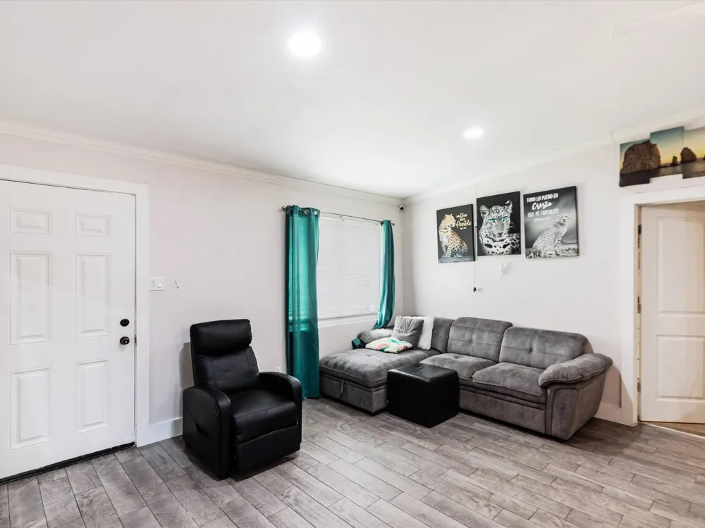 713 Hardy Drive Garland, TX 75041