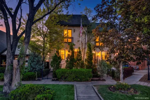 2527 Tremont Place
