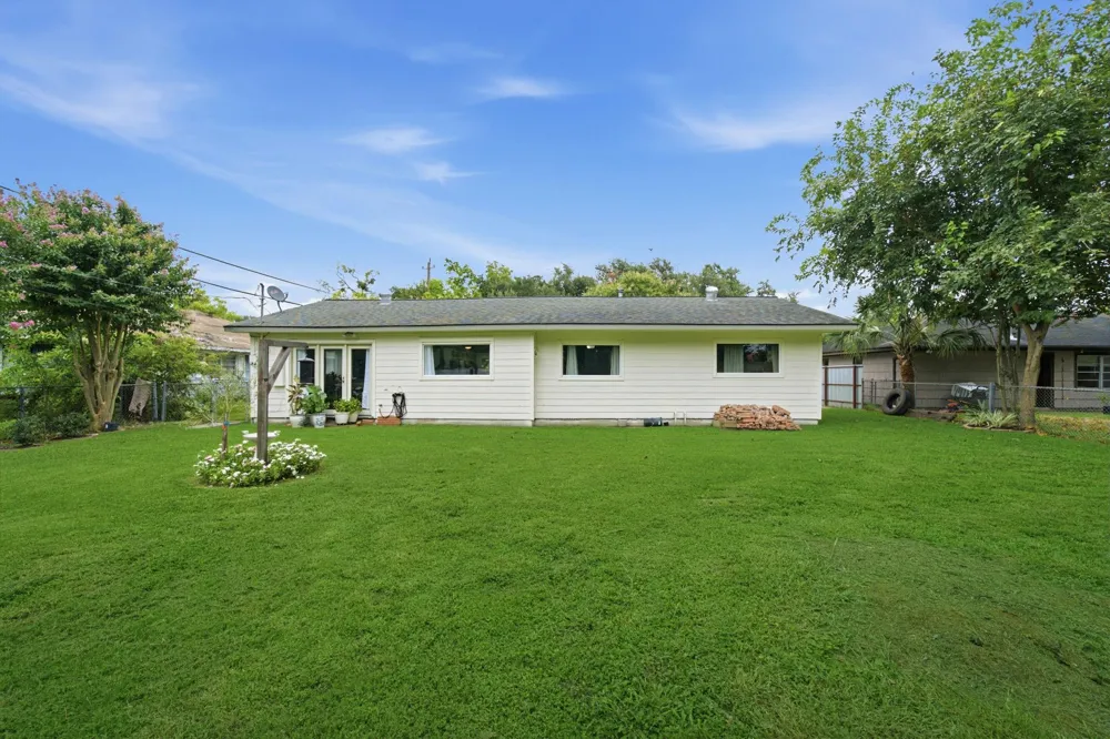 1845 Westcrest Drive Houston, TX 77055