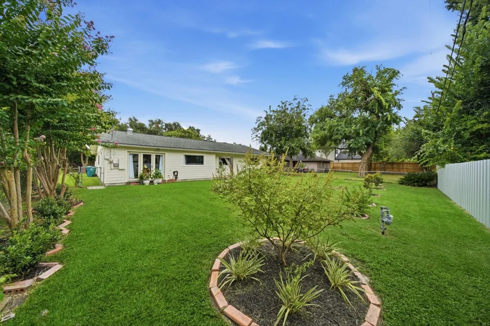 1845 Westcrest Drive Houston, TX 77055