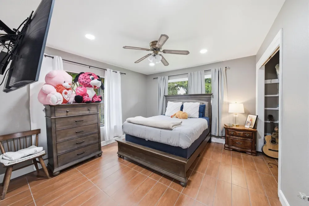 1845 Westcrest Drive Houston, TX 77055