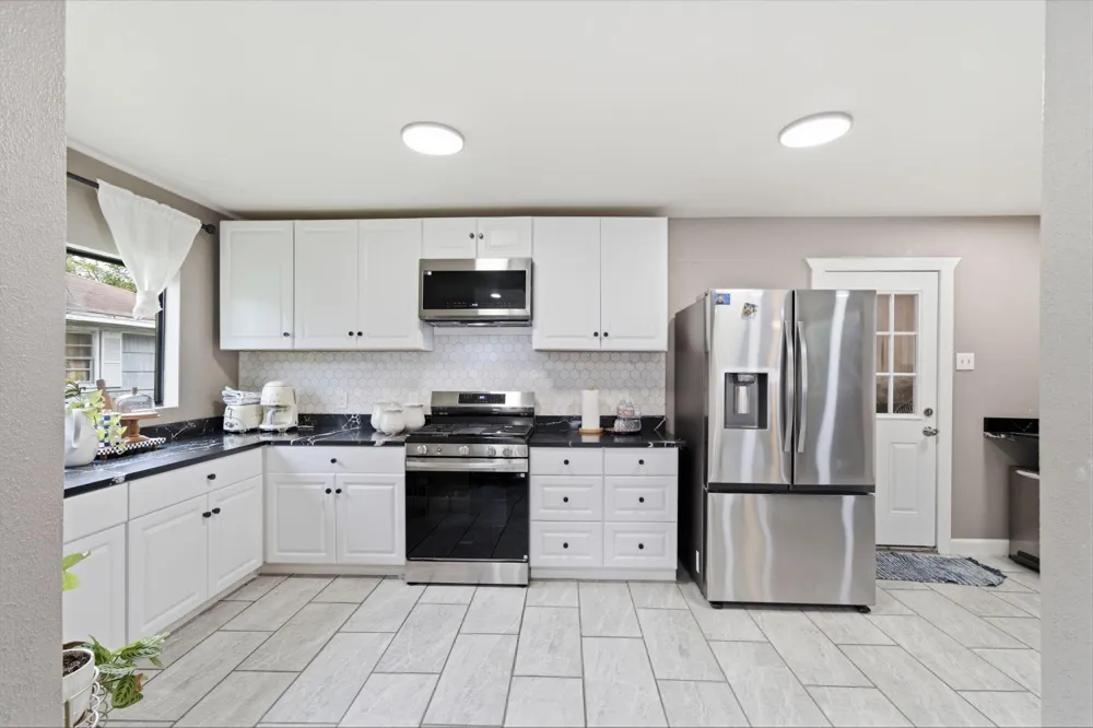 1845 Westcrest Drive Houston, TX 77055