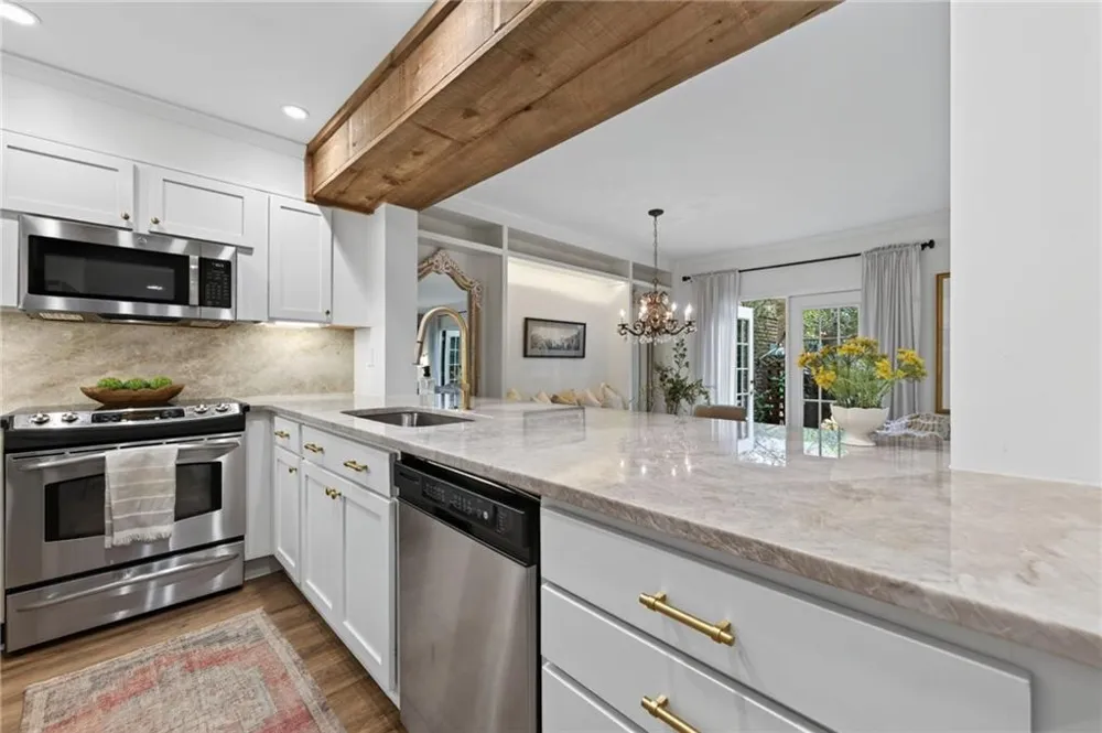 26 Old Ivy Square NE #26 Atlanta, GA 30342