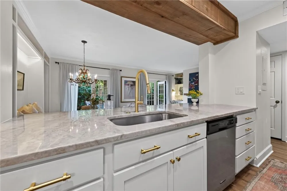 26 Old Ivy Square NE #26 Atlanta, GA 30342