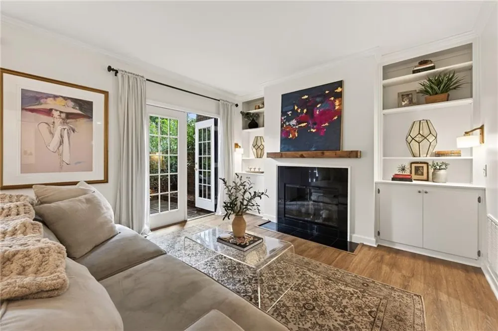 26 Old Ivy Square NE #26 Atlanta, GA 30342