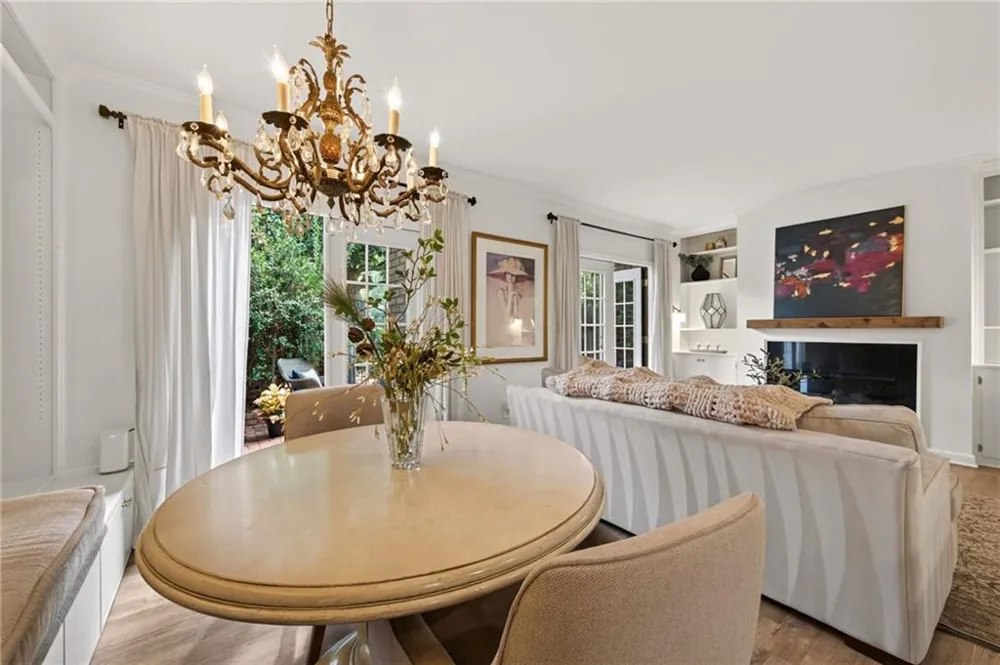 26 Old Ivy Square NE #26 Atlanta, GA 30342